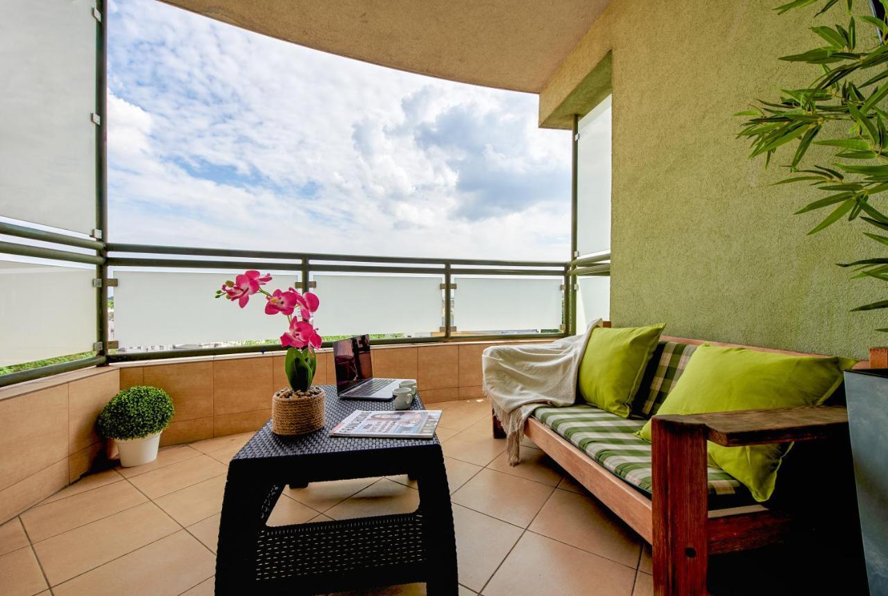 Family Apartment With A Terrace On Aleje Jerozolimskie Warsaw Luaran gambar